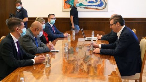 BISER SECESIJE VODIĆE BALINT PASTOR: Fondacija „Sinagoga“ u Subotici dobila novog upravnika