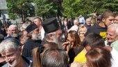 ОДЛОЖЕНО РОЧИШТЕ: Владика Јоаникије и свештеници пред судом поново у септембру (ВИДЕО)