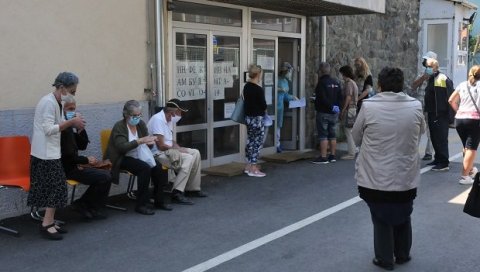 НАСТАВЉА СЕ ВАКЦИНАЦИЈА У КРАЉЕВУ: За старије од 60 година имунизација и без електронске пријаве