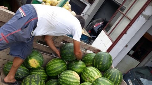 LUBENICE NAJPRODAVANIJE NA VELETRŽNICI: Promet porastao za 37 odsto