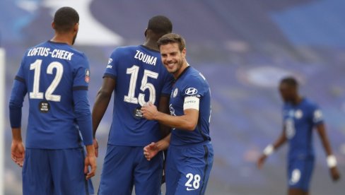 ЧЕЛСИ У ФИНАЛУ ФА КУПА: Плавци држали час фудбала Јунајтеду