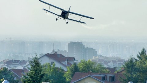 И АВИЈАЦИЈОМ НА КОМАРЦЕ: Екипама Градске чистоће неопходно појачање у борби против досадних инсеката