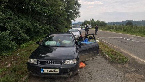 KRIJUMČARILI MIGRANTE U BiH: Među ilegalcima bilo i dece