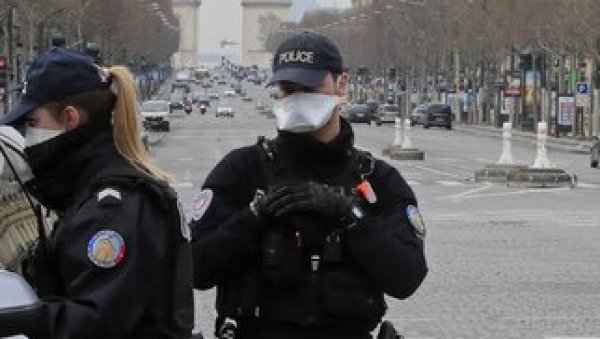 ДВА ПУТА УБО СЕБЕ НОЖЕМ: Француска полиција ухапсила човека са 7,14 промила алкохола