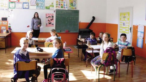 КОНАЧНА ОДЛУКА СРЕДИНОМ АВГУСТА: Ево који модел наставе за нову школску годину се разматра у Српској