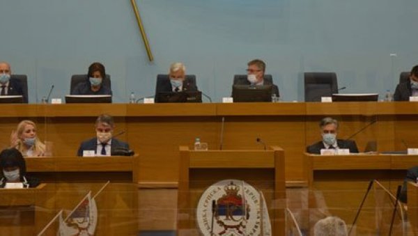 НЕЋЕ БИТИ НОВОГ ВАНРЕДНОГ СТАЊА: Посланици на седници Народне скупштине РС расправљали о ситуацији