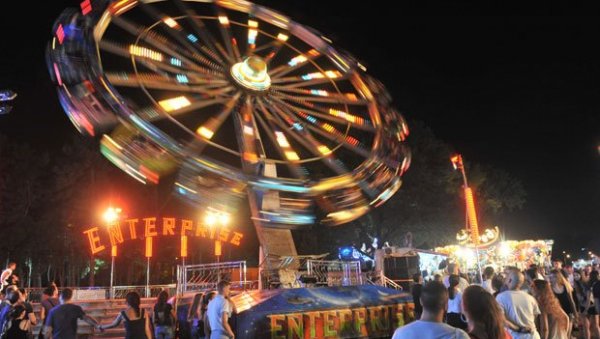 ЛУНА-ПАРКУ ДОЗВОЛА НА  ГОДИНУ ДАНА: Ко издаје одобрења за рад рингишпила и како је то регулисано