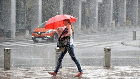 OBILNE PADAVINE STIŽU U SRBIJU: RHMZ izdao upozorenje - za 24 sata pašće kiše koliko padne za pola meseca