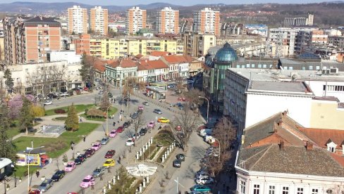 OTVOREN GLAVNI ULAZ U ZGRADU UPRAVE: Sanirana šteta nastala tokom protesta u Kragujevcu
