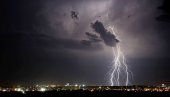 UPOZORENJE RHMZ: Srbija u žutom meteoalarmu, za 3 sata pašće 10 litara kiše po metru kvadratnom