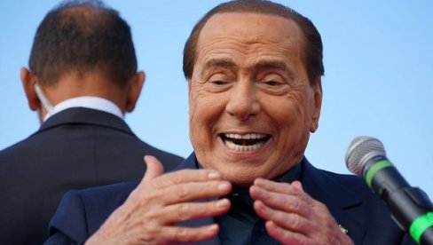 МЛАЂА ОД ЊЕГА 53 ГОДИНЕ: Берлускони (83) има нову девојку (ФОТО)