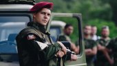 ОБУЧЕМ УНИФОРМУ И ИДЕМ ДА УСПОСТАВИМ РЕД: Биковић ратује у Јерменији у паузама између снимања, глумац насмејао своје пратиоце
