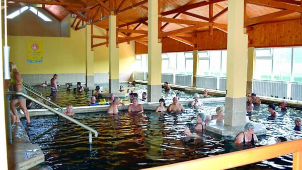 ТЕРМАЛНО ПИНК ЈЕЗЕРО ЧЕКА ГОСТЕ: Поново отворен бањски комплекс у Пачиру