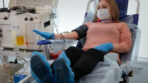 „МОЋНА ТЕРАПИЈА” У САД одобрено лечење крвном плазмом опорављених