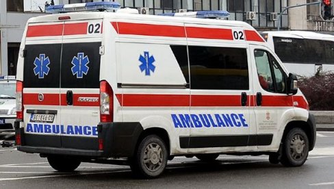 ЛЕКАРИ У ПРЕСТОНИЦИ ИМАЛИ ПОСЛА ТОКОМ НОЋИ: Тешко повређен пешак у Војвођанској улици, хронични болесници тражили помоћ