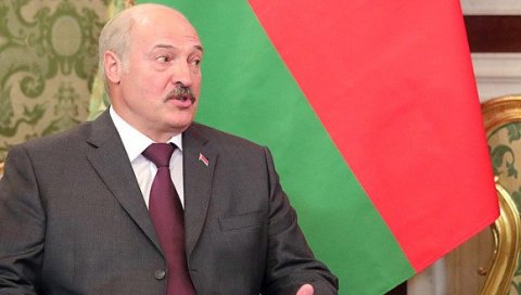 ЛУКАШЕНКО ЗБУНИО ЈАВНОСТ: Председник Белорусије тврди - преболео сам корону на ногама