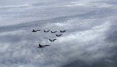 INDIJA DOBILA FRANCUSKE AVIONE: Stigla prva serija od pet borbenih aviona Rafal (VIDEO)