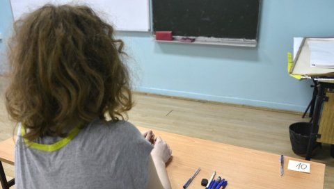 ИСКЉУЧЕЊА ГАСЕ КОМПЈУТЕРЕ: Учестали прекиди снабдевања струјом у току дана ремете наставу у ОШ Олга Петров