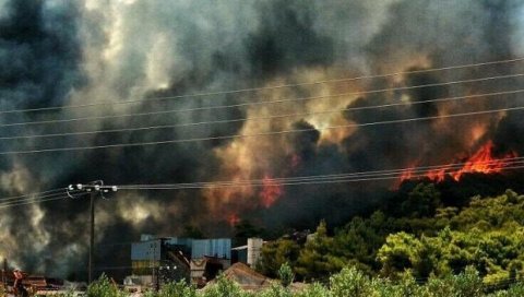 ЕКОЛОШКА КАТАСТРОФА У ГРЧКОЈ: Више од 50 пожара за последња 24 сата
