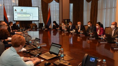 VANREDNA SEDNICA VLADE RS: Smenjeni Goran i Marina Selak