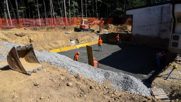 ПОТПИСАН УГОВОР: Граде здравствени објекат Каменица 3