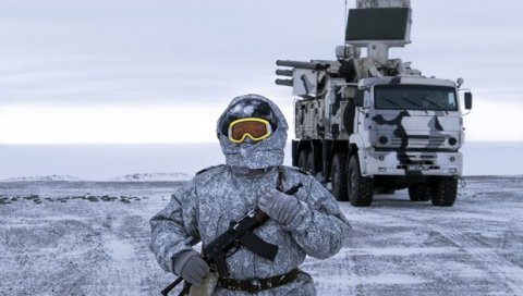АМЕРИКА СЕ СПРЕМА ЗА ДИРЕКТАН СУДАР СА РУСИЈОМ: Војска САД изводи зимске вежбе за припрему могућег сукоба на Арктику