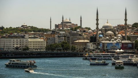 ЗЕМЉЕ ЕУ ЗАБРИНУТЕ: Турска тргује са Русијом, и добро им иде