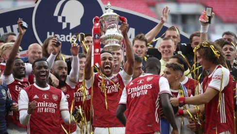 АРСЕНАЛ ТЕК ТРЕЋИ ФАВОРИТ: Премијерлигаши се укључују у ФА куп, палас без шанси за одбрану трофеја