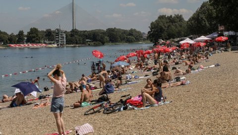МОГУЋЕ ОГРАНИЧЕЊЕ БРОЈА ЉУДИ НА АДИ: Београдско купалиште потенцијално жариште, казне не дају резултате