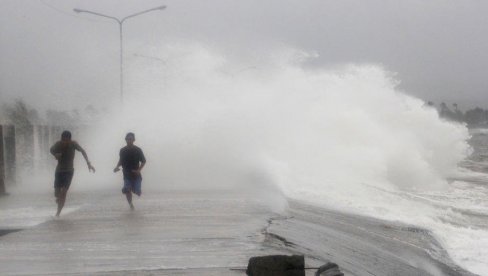 U KINI EVAKUISANO SKORO 900.000 LJUDI: Tajfun Saola stigao do južnih delova zemlje