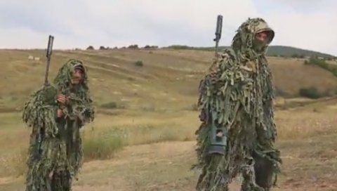 ЛОВ НА НЕПРИЈАТЕЉА: Вежбе руских снајперисти са пушкама великог калибра 12,7 мм (ВИДЕО)
