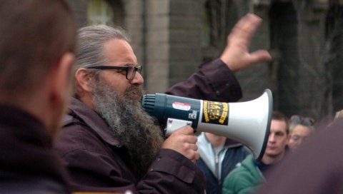 КО ЈЕ РАСПОП ДАВИДОВИЋ: Данас је јајима гађао Скупштину, али у мору СКАНДАЛА које је правио, то није ништа