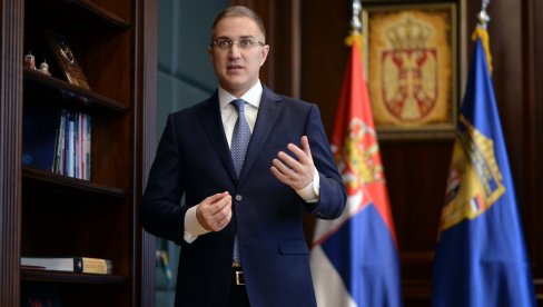 OGLASIO SE MINISTAR STEFANOVIĆ: Siguran sam da je svaka Vučićeva odluka motivisana najboljim za Srbiju!