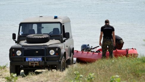 UŽAS KOD MAJDANPEKA: Trojica mladića automobilom sleteli u jezero, za jednim se još traga