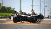 ПОГИНУО НА ЛИЦУ МЕСТА: Мотоциклиста великом брзином излетео са коловоза и закуцао се у бандеру недалеко од Пупиновог моста