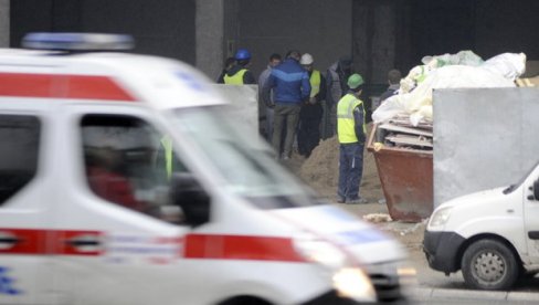 NESREĆA U KRNJAČI: Kamion ubio radnika na gradilištu
