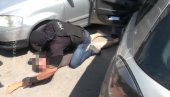 POGLEDAJTE POLICIJU U AKCIJI: U Beogradu „palo“ 7 dilera, zaplenjeno 20 kg droge, pronađen i kratež (VIDEO)