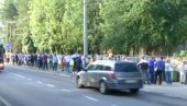 PONOVO RED ISPRED TORLAKA: Građani čekaju od ranih jutarnjih sati,  slobodnih termina nema do 20. avgusta za testove na lični zahtev