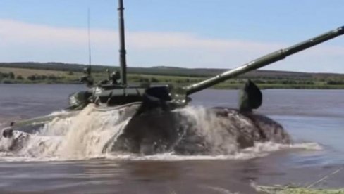 TENK I PODMORNICA: Rusi pokazali novine na moćnom T-72 (VIDEO)