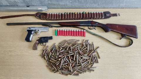 ПОСЛЕ ПРЕТРЕСА У КОЛАШИНУ: Пронађено оружје и муниција (ФОТО)