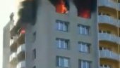ПОГИНУЛА И ДЕЦА: Велика трагедија у Чешкој - гори стамбена зграда, људи скачу са прозора, једанаесторо мртвих! (УЗНЕМИРУЈУЋИ ВИДЕО)