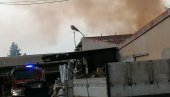 VELIKI POŽAR NA DORĆOLU: Dim se nadvio nad delom grada, vatrogasci na terenu