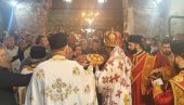 ЗА ЦРКВУ НЕ ВАЖЕ ПРОТИВЕПИДЕМИОЛОШКЕ МЕРЕ: Код Лесковца служили литургију, надлежни поднели пријаву