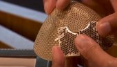 VREDI 1,5 MILIONA DOLARA: Zaštitna maska od zlata i dijamanata (VIDEO)