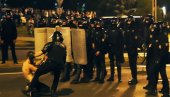 ODJEKUJU EKSPLOZIJE U CENTRU MINSKA: Poginuo demonstrant (VIDEO)