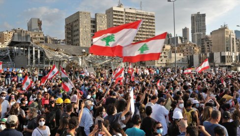 PROTEST U LIBANU: Zapaljenim gumama blokirani putevi širom zemlje zbog ekonomske krize