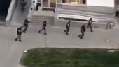 Policija u Minsku pucala na ljude koji su sa balkona davali podršku demonstrantima (VIDEO)