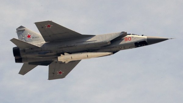 БРИТАНЦИ ПРОВОЦИРАЈУ РАТ СА РУСИЈОМ: Шпијунски авион је ушао у руски ваздушни простор, али га је МиГ 31 отерао