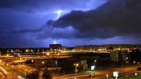 Grad, pljuskovi i grmljavinske oluje: Atmosfera narednih dana sve nestabilnija