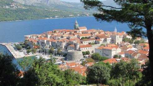 ХРВАТСКИМ ПЛАЖАМА ЗАВЛАДАЛЕ БАКТЕРИЈЕ: После короне још један ударац за хрватски туризам, забрањено купање у близини Дубровника
